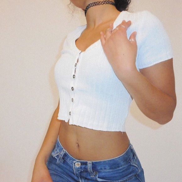 Vixen Button Crop Top - Picture 5 of 7